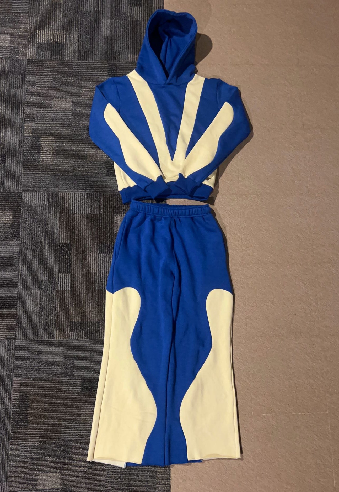 V Set (Blue & Beige)